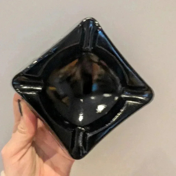 Vintage black ashtray - Picture 5 of 7